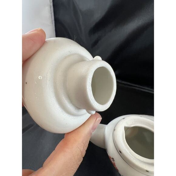 Vintage Porcelain Cat Figure Small‎ Teapot or Creamer White Red Flowers 5" - Picture 6 of 6